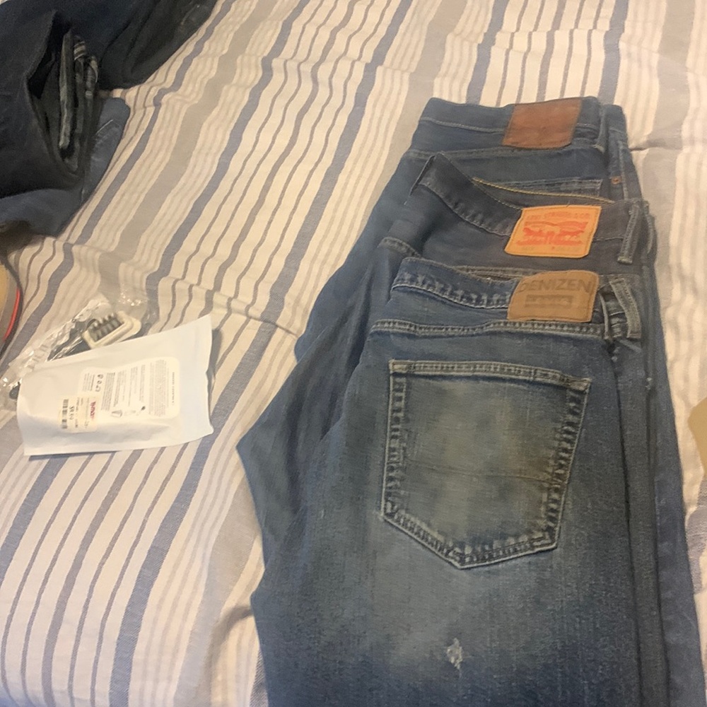 Bundle of Levi’s work jeans…36/32, except the bottom pair is 36/34